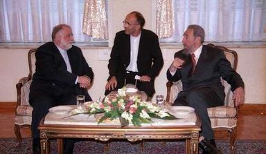 تصاویر فیدل کاسترو با رهبر انقلاب، روحانی، هاشمی و دیگران