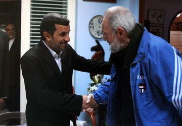 تصاویر فیدل کاسترو با رهبر انقلاب، روحانی، هاشمی و دیگران