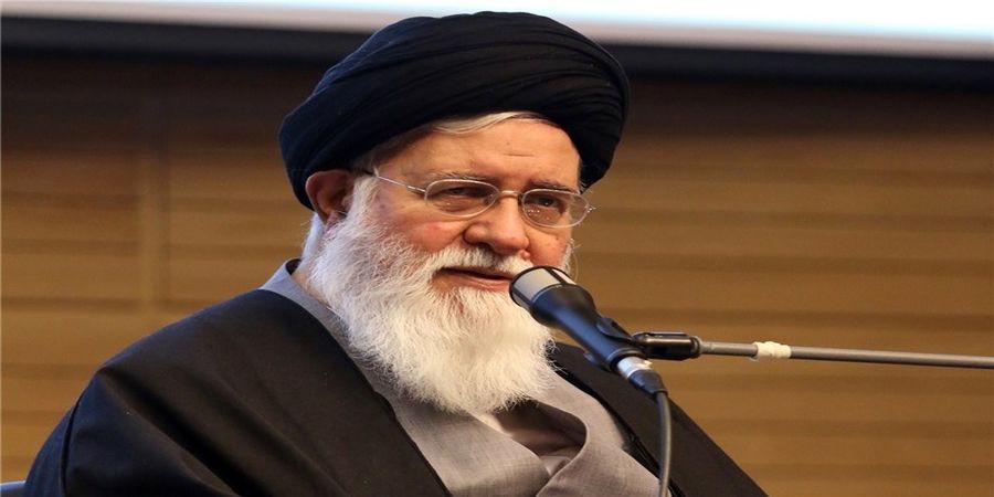 یک خانم بدحجاب، باید احساس کند مردم از قیافه‌اش متنفرند؛ این اظهار نفرت برای شما تکلیف است!