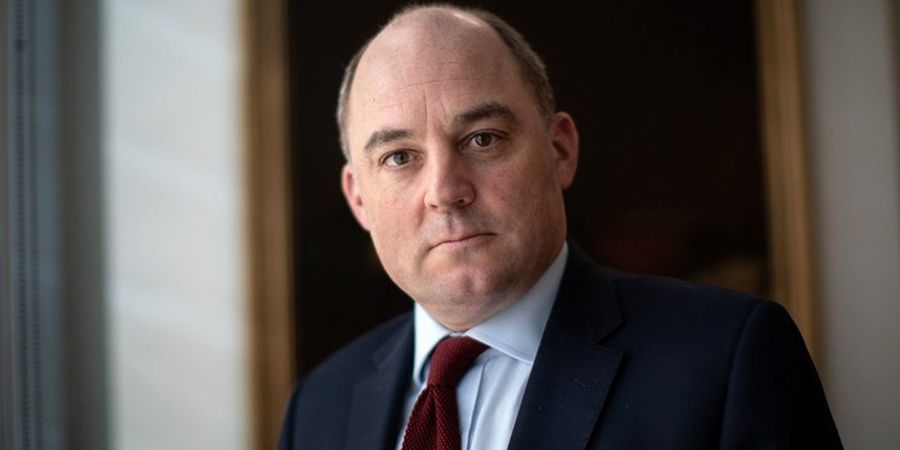 کناره گیری وزیر دفاع انگلیس از رقابت بر سر نخست‌وزیری