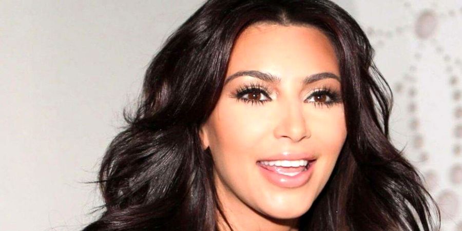 بلایی که کیم کارداشیان بر سر لباس گران‌قیمت مریلین مونرو آورد!+ عکس