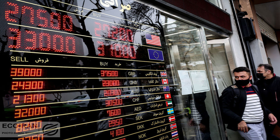 فشار عرضه در بازار دلار / پیش بینی قیمت دلار امروز 31 فروردین 