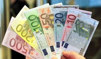 قیمت یورو امروز چهارشنبه 07 / 03 99 | یورو 300 تومان ارزان شد