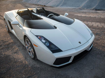 رها سازی عجیب خودروهای لوکس در دبی! + تصاویر