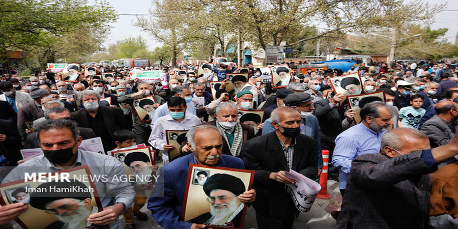 راهپیمایی مردم همدان در محکومیت ترور سه روحانی در حرم رضوی+تصاویر