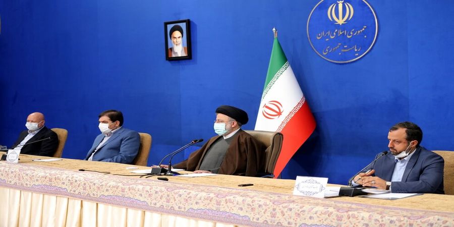 بی اعتنایی وزیر به رعایت پروتکل‌های کرونایی در جلسه با رئیسی+عکس